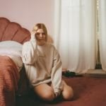 louane-sentiments_a.jpg.cb175c52805f20e8cc89016a99debc41.jpg